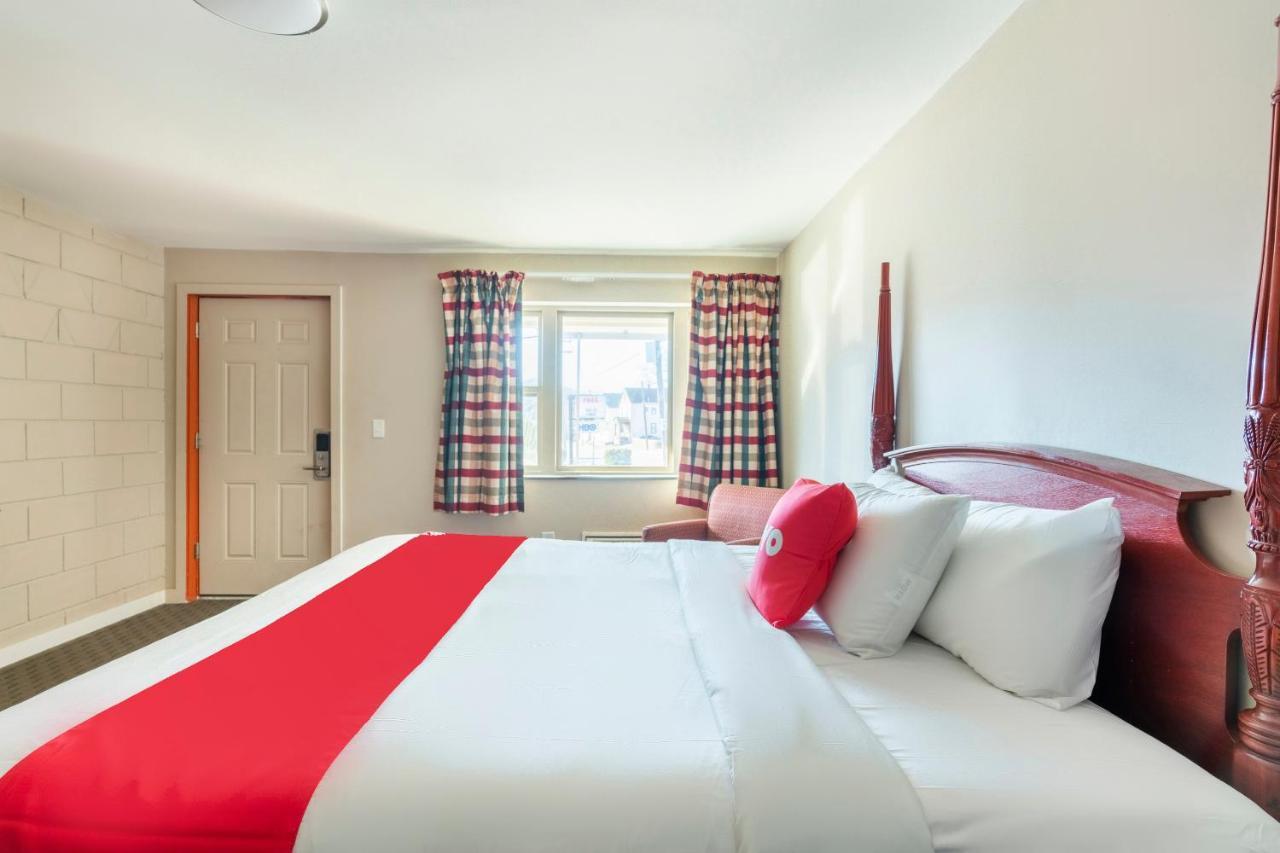 Oyo Hotel Malden Ma Broadway Экстерьер фото