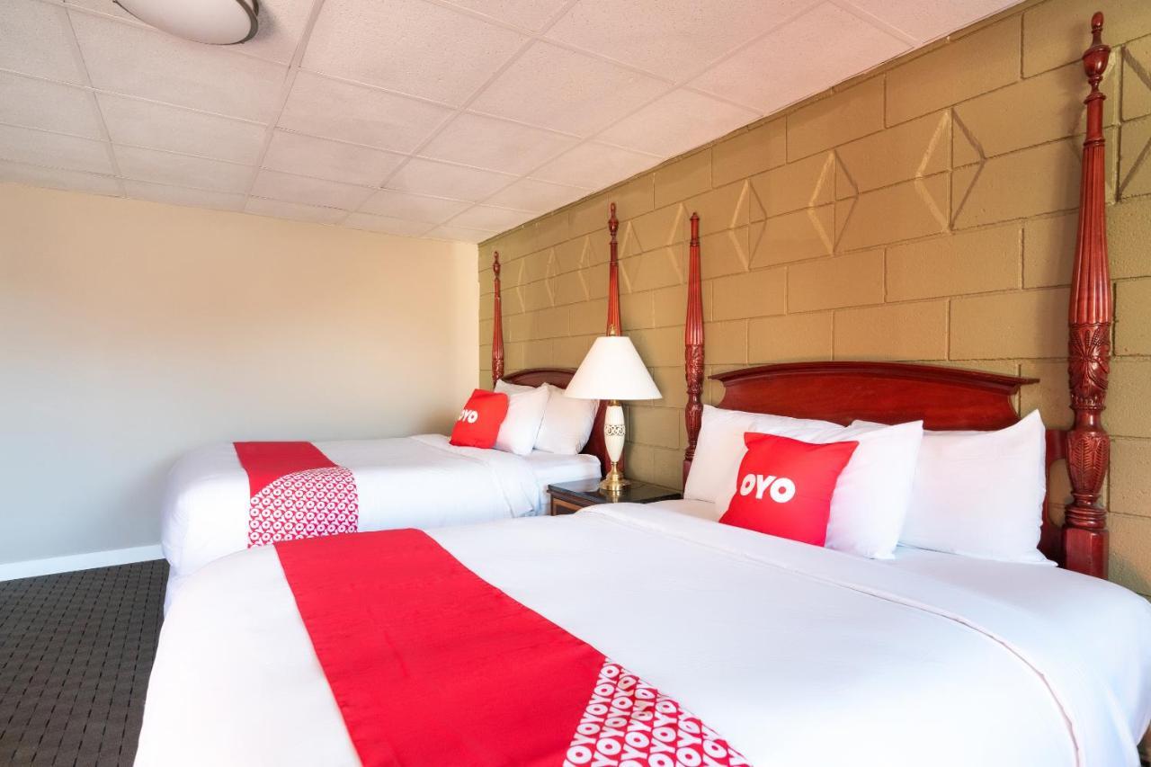 Oyo Hotel Malden Ma Broadway Экстерьер фото
